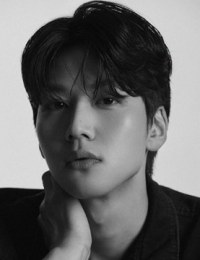 Фото До Бён Хун