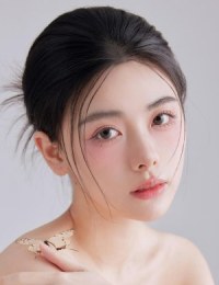 Фото Чжун Я Тин