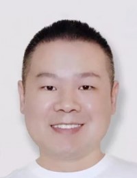 Фото Юэ Юньпэн