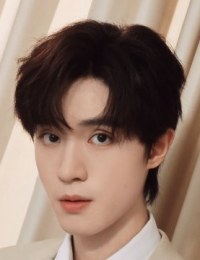 Фото Лян Сы Вэй