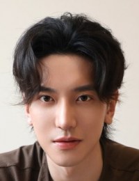 Фото Ваньянь Ло Жун