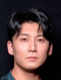 Фото Ван И Чжоу