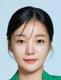 Фото Мун Джи Ин